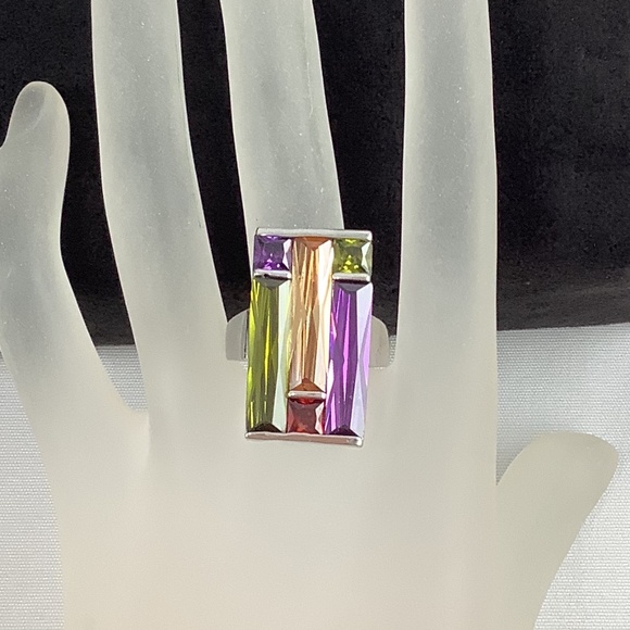 Jewelry - Large MultiColor Crystal Silvertone Cocktail Ring